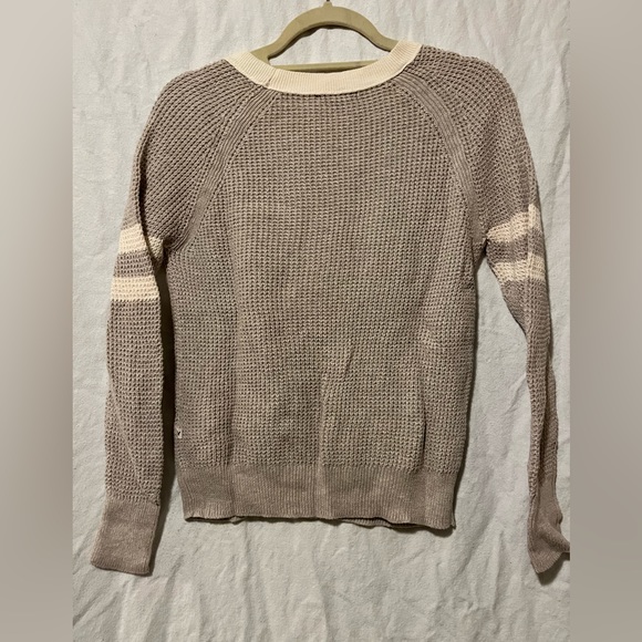 AEO sweater - Picture 3 of 3